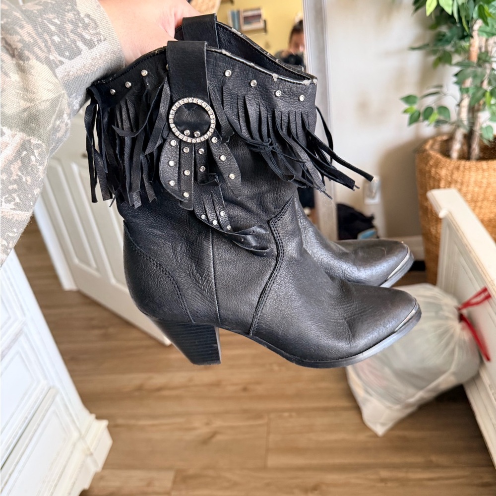 Fringe Cowgirl Boots!